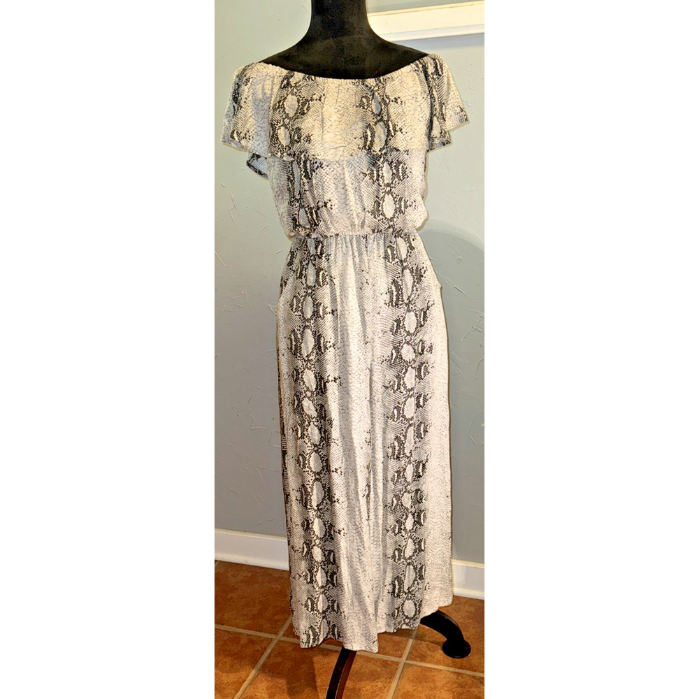 She‎ + Sky Snake Skin Print Jumper Size Medium